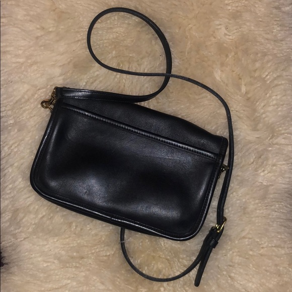 SOLD - Vintage Coach leather crossbody bag - black - Picture 4 of 9